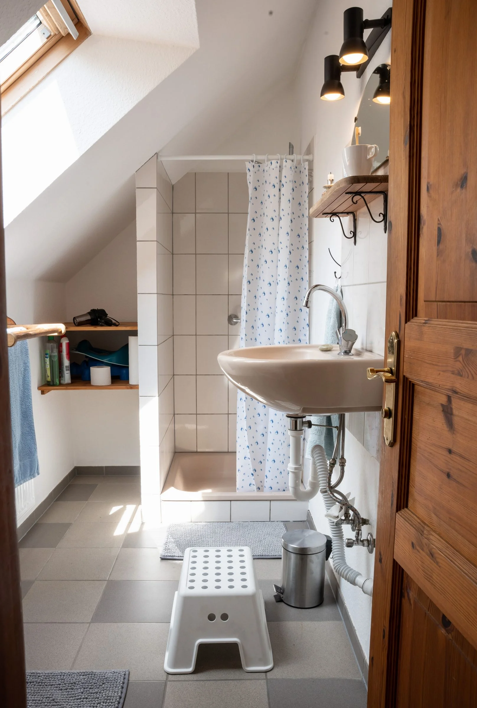 Bad der Ferienwohnung mit Dusche